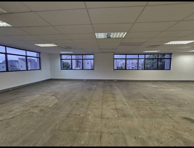 320M² OFFICE TO LET IN SUNNINGHILL